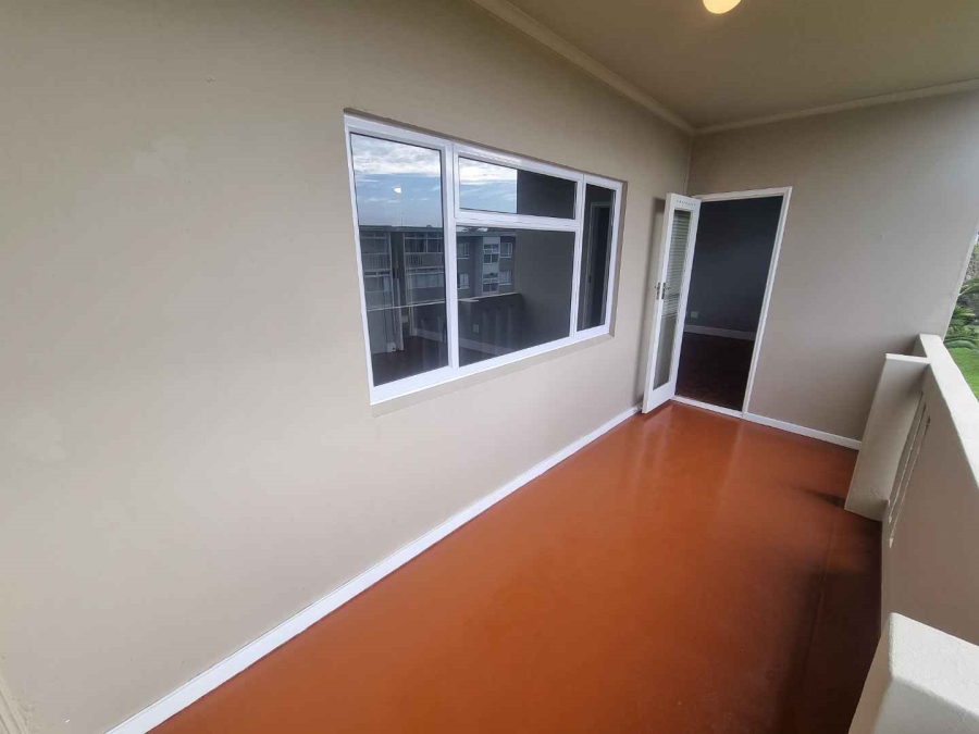 2 Bedroom Property for Sale in Claremont Western Cape